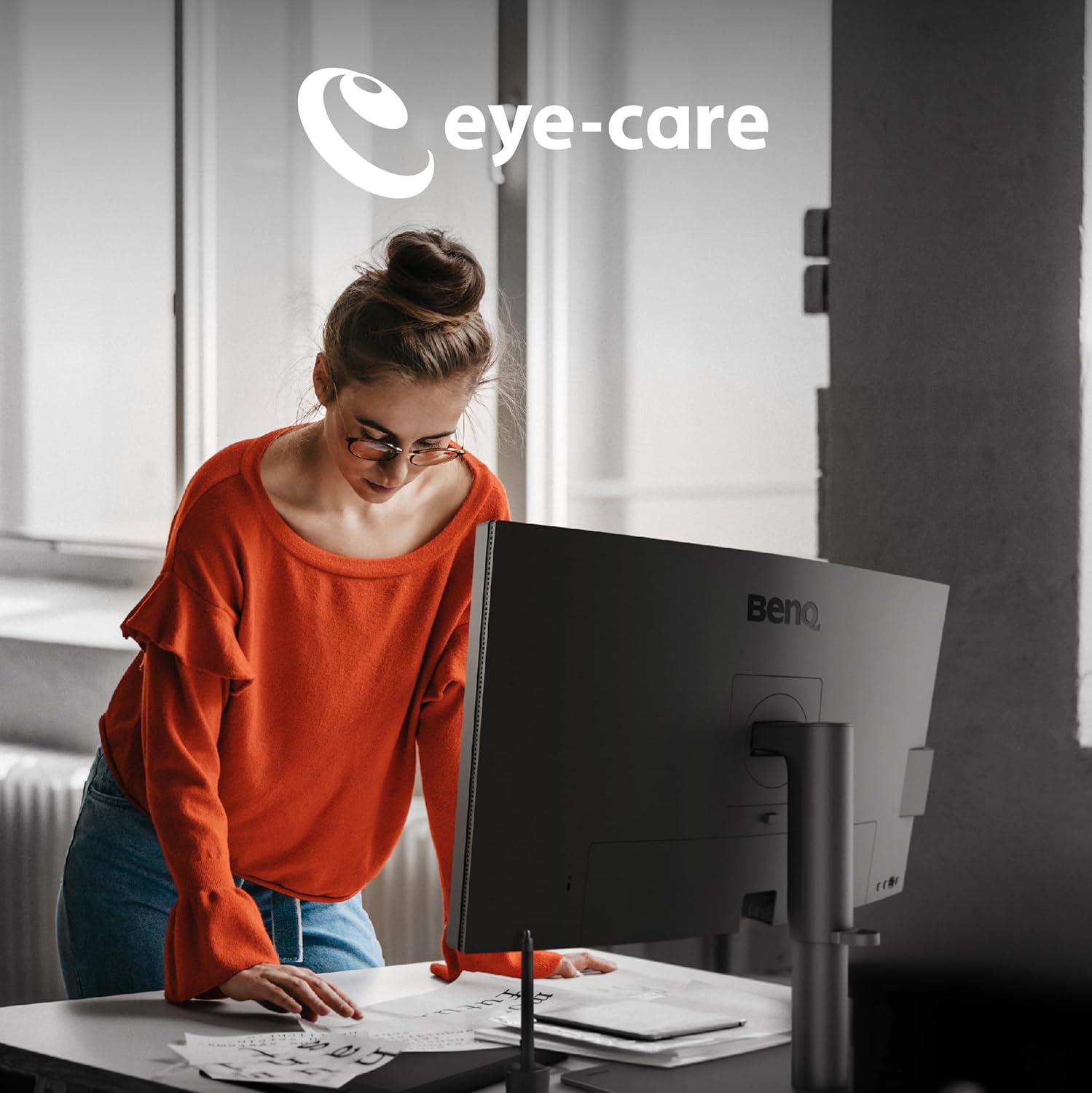 BenQ PD3205U 31.5" (80.01 cm) LCD 3840 x 2160 Pixels 4K Monitor, UHD, sRGB, Rec.709, HDR10, IPS, AQCOLOR Technology, Factory-Calibrated, Color Mode, Darkroom Mode,CAD/CAM Mode,Hotkey Puck G2,KVM,Grey